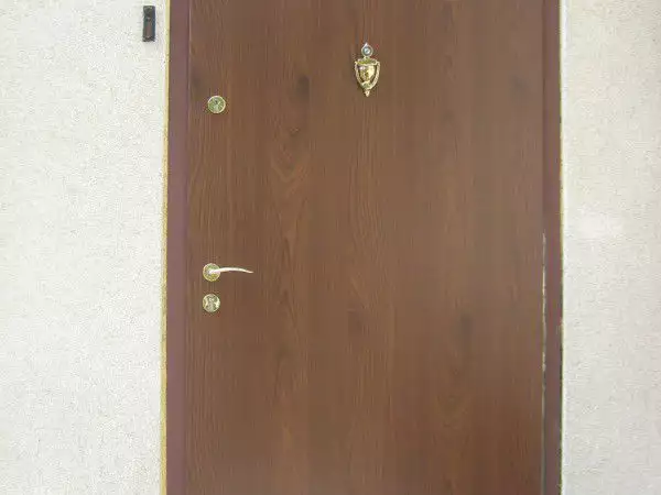 Метални врати
