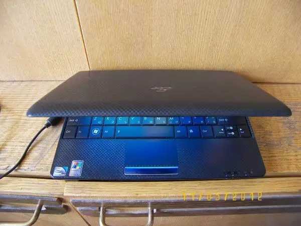 Лаптоп малък марков качествен 10, 1 ASUS EEE PC 1001HA