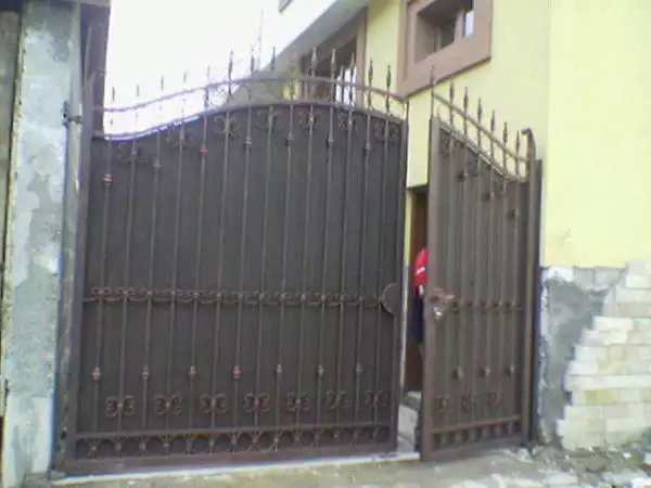 Портални врати, огради, парапети