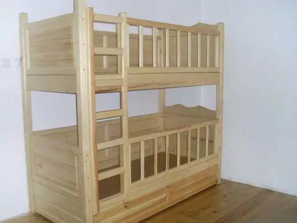1. Снимка на Детско легло на два етажа