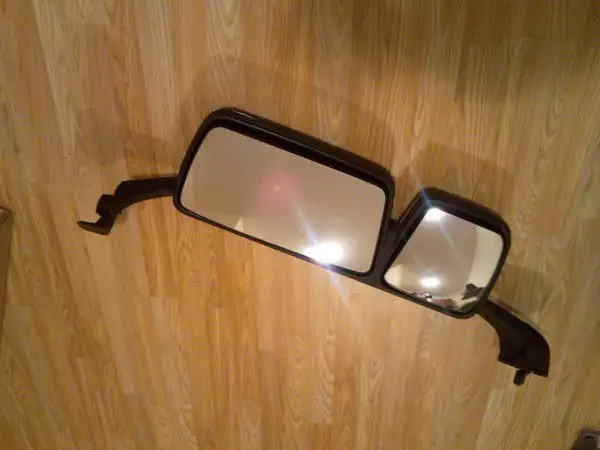 3. Снимка на Огледало за Actros
