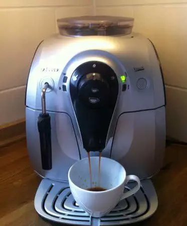 1. Снимка на Saeco XSmallНай - новия и най - компактния кафе автомат на Saeco