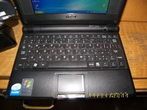 4. Снимка на Нетбук малък евтин и здрав Asus Eee PC 701