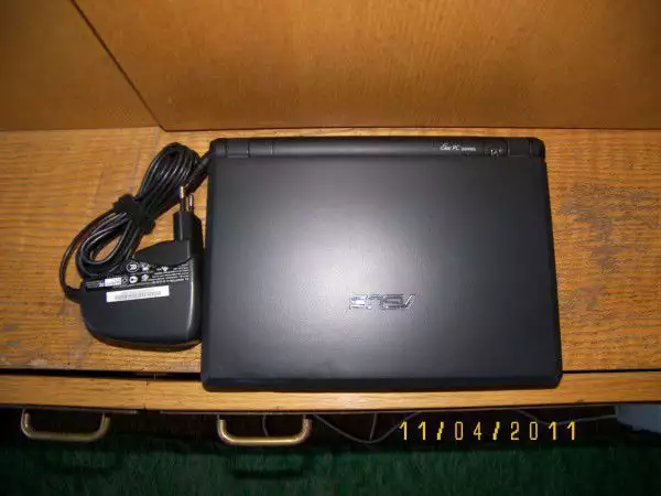 2. Снимка на Нетбук малък евтин и здрав Asus Eee PC 701