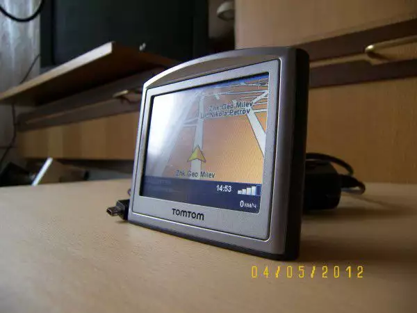 3. Снимка на GPS навигация Tomtom качествена надеждна и евтина