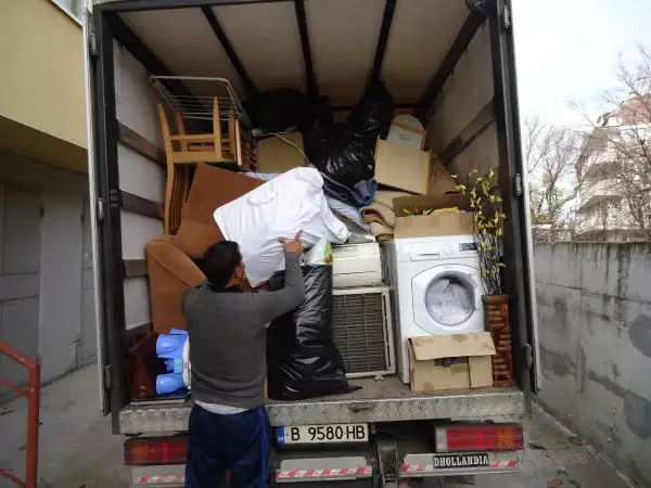 16. Снимка на Изхвърляне извозване на отпадъци - транспортни хамалски услуги
