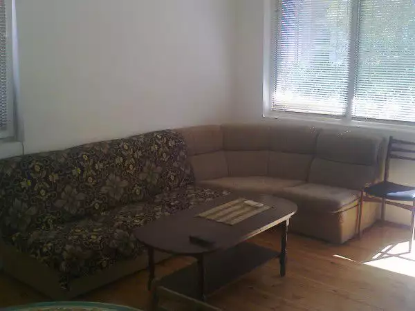 1. Снимка на Обзаведен апартамент с три спални - Център - Пловдив