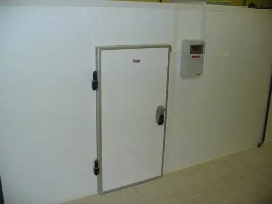 Хладилни врати на ниски цени