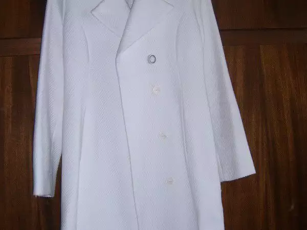 1. Снимка на Бяло кашмирено палто