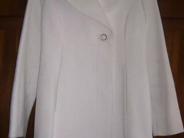 Бяло кашмирено палто