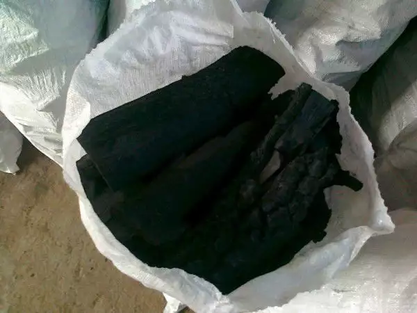 Продавам дървени въглища