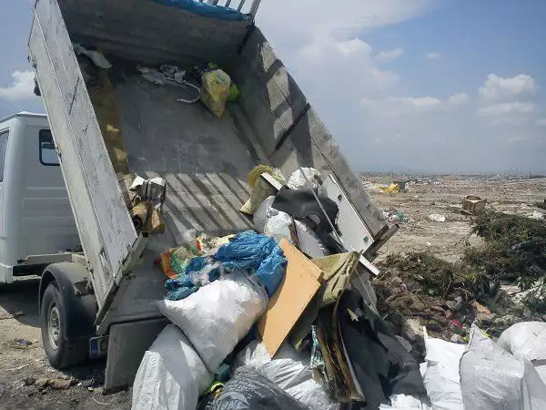 1. Снимка на Извозване на строителни и битови отпадъци