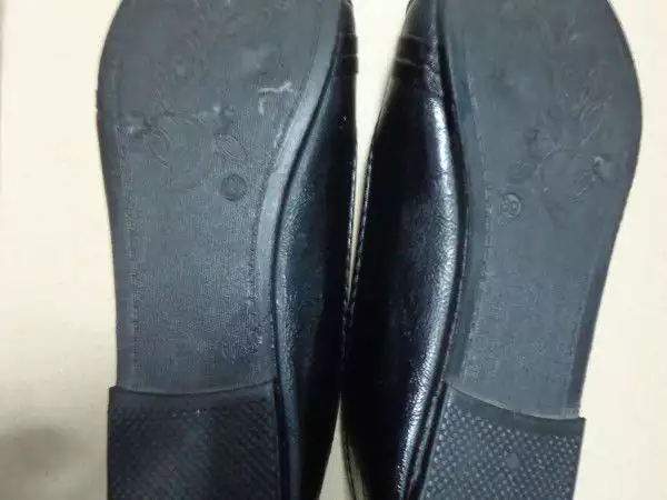 3. Снимка на Дамски черни пантофки