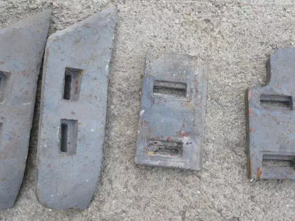 7. Снимка на Лопатки чугунени за бетонов възел