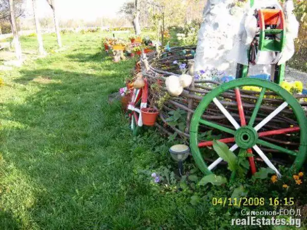 Продава селска къща в атрактивно село в обл.В.Търново - Стражица
