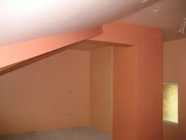 4. Снимка на ОБШИВКА на тавански помещения с гипсокартон и вата, шпакловки