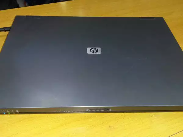 Лаптоп HP Compaq 6715s