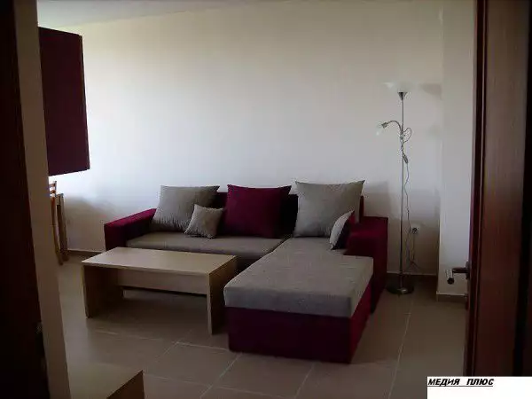 1. Снимка на нов четиристаен, уютно обзаведен апартамент в квартал Широк Ц - Пловдив