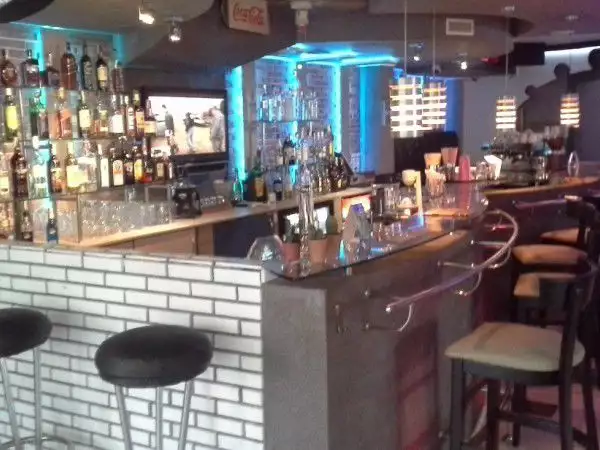 1. Снимка на СУПЕРОФЕРТА - луксозен коктейл - кафе бар в центъра - Пловдив