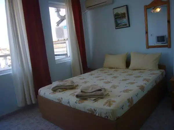 Изгодни оферти за почивка на море в Китен семеен хотел Ния