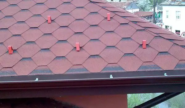 2. Снимка на Покривът си остава най - сигурната защита за всяка сграда