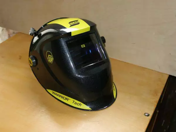 Фотосоларна маска, шлем за заваряване - Esab Warrior Tech