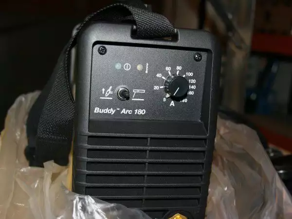 4. Снимка на Заваръчен инвертор - електрожен ESAB Buddy Arc 180