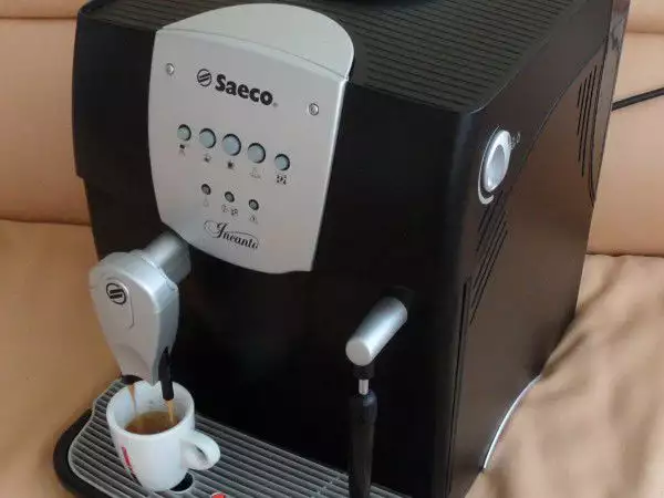 Saeco Incanto - кафемашина робот със стоманена мелачка