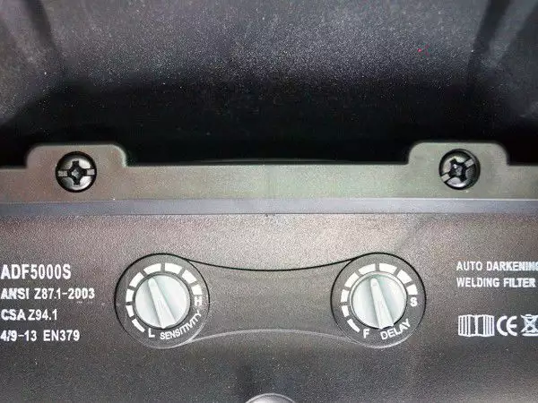 2. Снимка на Автоматични Фотосоларни Заваръчни Маски - цвят Сив металик
