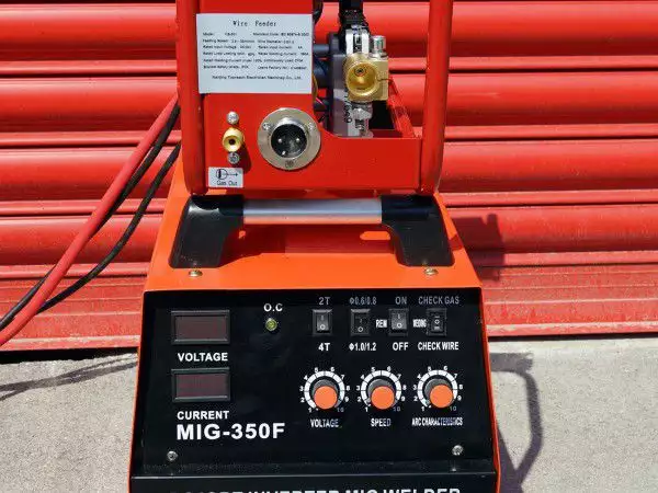 5. Снимка на Професионални Инверторни Телоподаващи апарати VITO - MIG 350