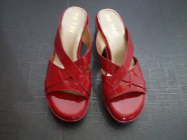 Готини червени лачени чехли