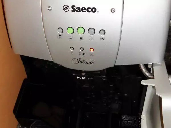Saeco Incanto - кафемашина робот със стоманена мелачка