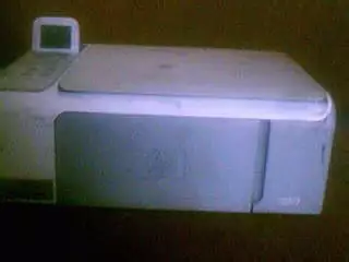 Продавам принтер и скенер перфектно работещ HP