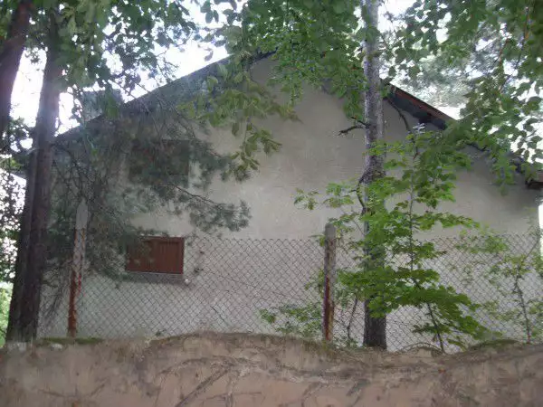 тухлена къща в село Бойково във вилна зона Майчина грижа