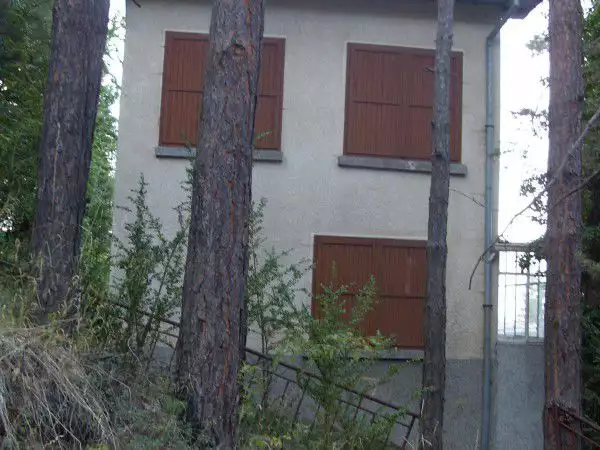 2. Снимка на тухлена къща в село Бойково във вилна зона Майчина грижа