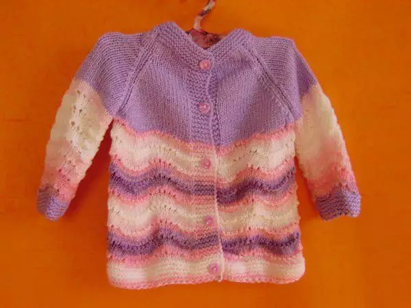 1. Снимка на Шарена плетена жилетка