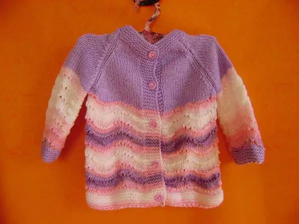 2. Снимка на Шарена плетена жилетка