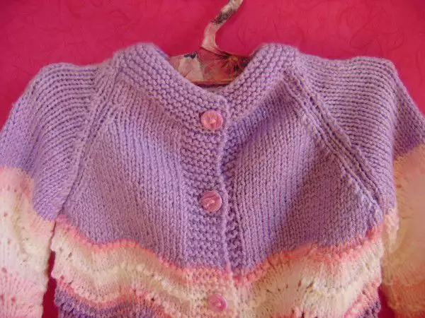 8. Снимка на Шарена плетена жилетка