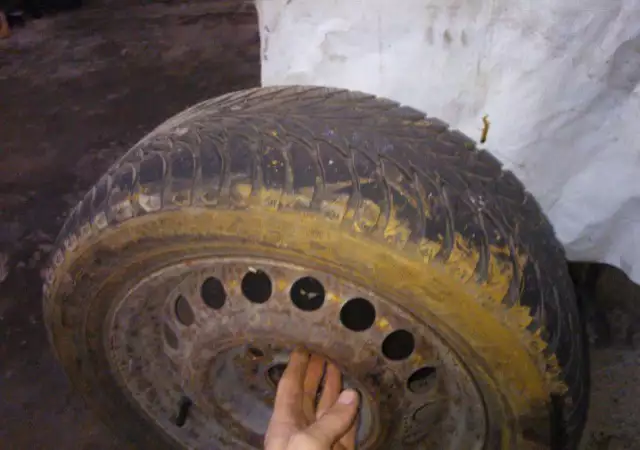 Резервна джанта с гума за мерцедес 124