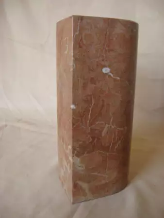 2. Снимка на вази от камък