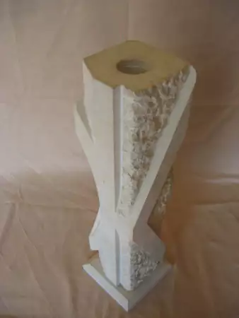 1. Снимка на вази от камък