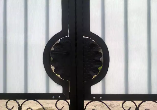 9. Снимка на Врати , огради и прозорци с поликарбонат
