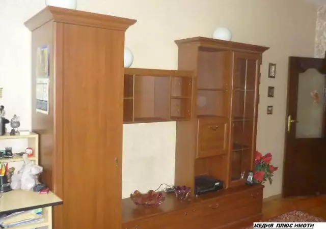 5. Снимка на отлично обзаведен тристаен апартамент в района на Каменица