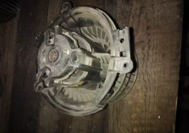 Мотор парно мерцедес 124 87 - 95г.