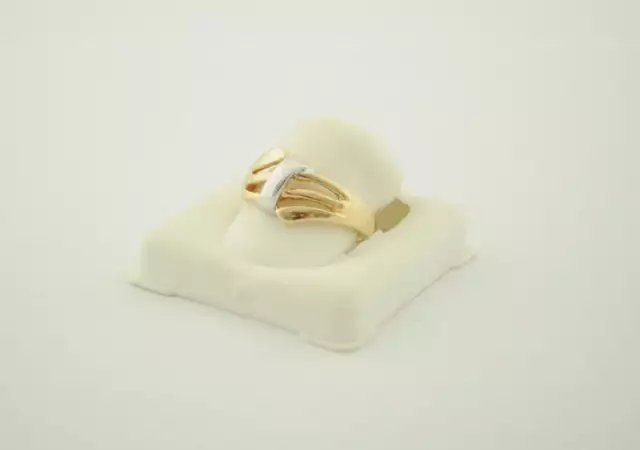 Нов златен пръстен 30726 - 4
