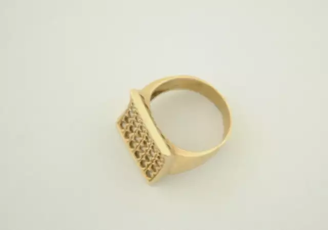 Златен дамски пръстен 23796