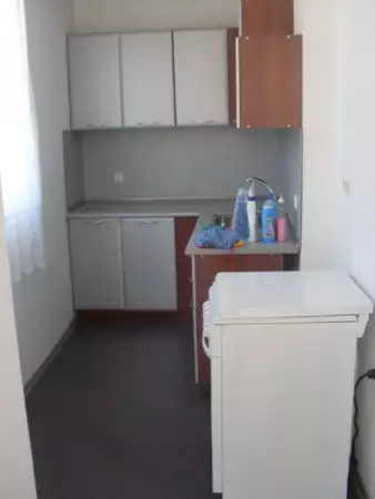 1. Снимка на Нов 2 - стаен апартамент в Бургас жк.Възраждане до м - н Краснод