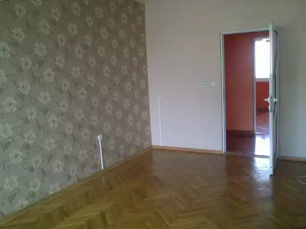 2. Снимка на Продавам апартамент Варна център 96.62 км.м.