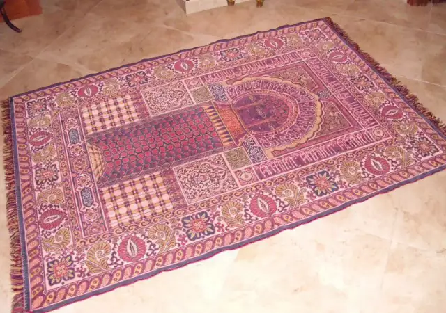 1. Снимка на антични копринени килими