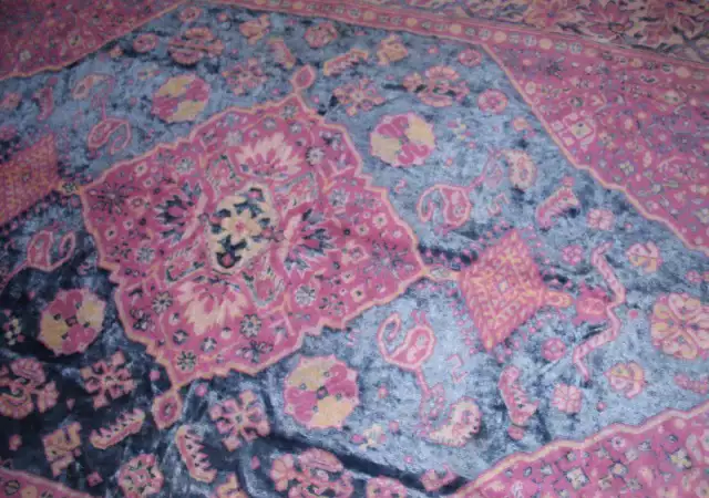 7. Снимка на антични копринени килими